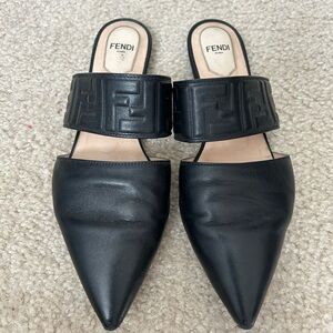 Fendi motif FF logo black pointed black leather flats in preowned